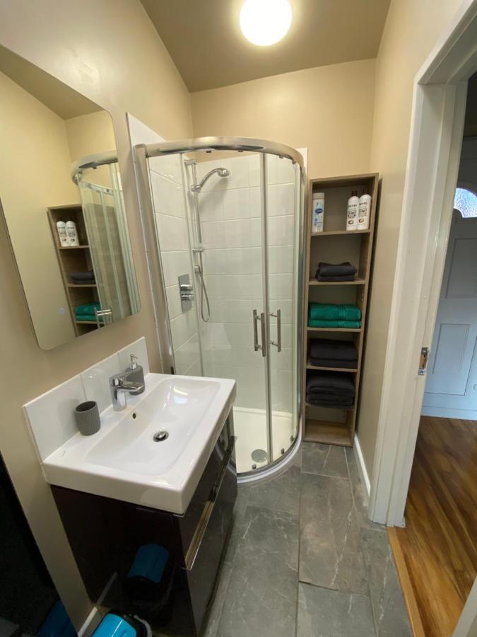 Private Room And Bathroom With Private Entrance Near Warwick Town Centre Exterior foto