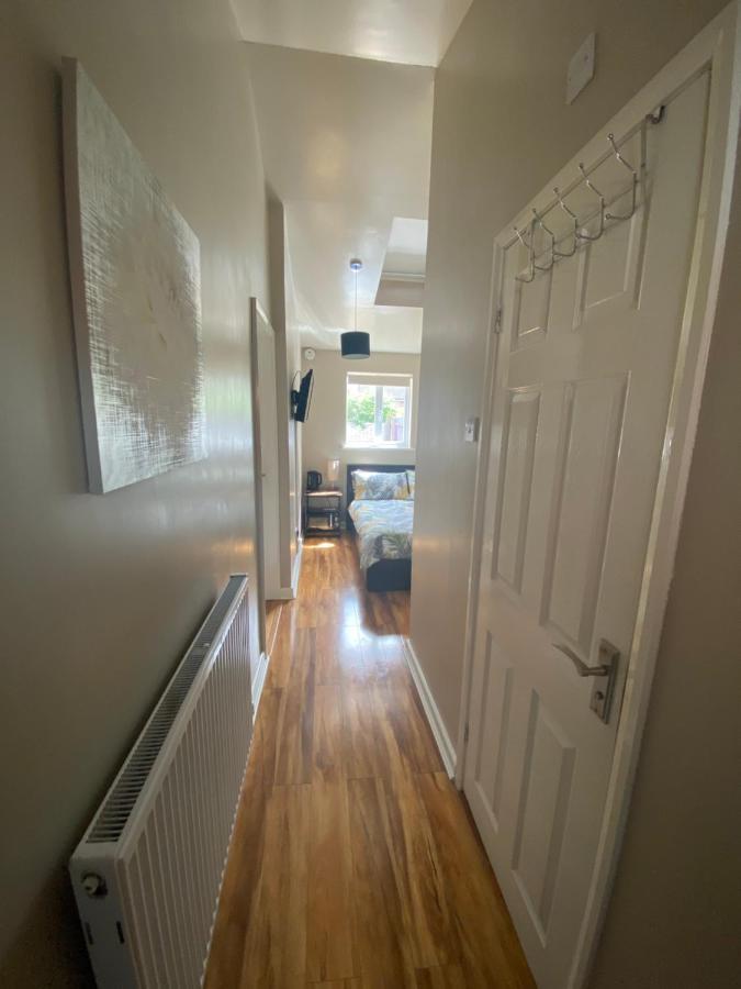 Private Room And Bathroom With Private Entrance Near Warwick Town Centre Exterior foto