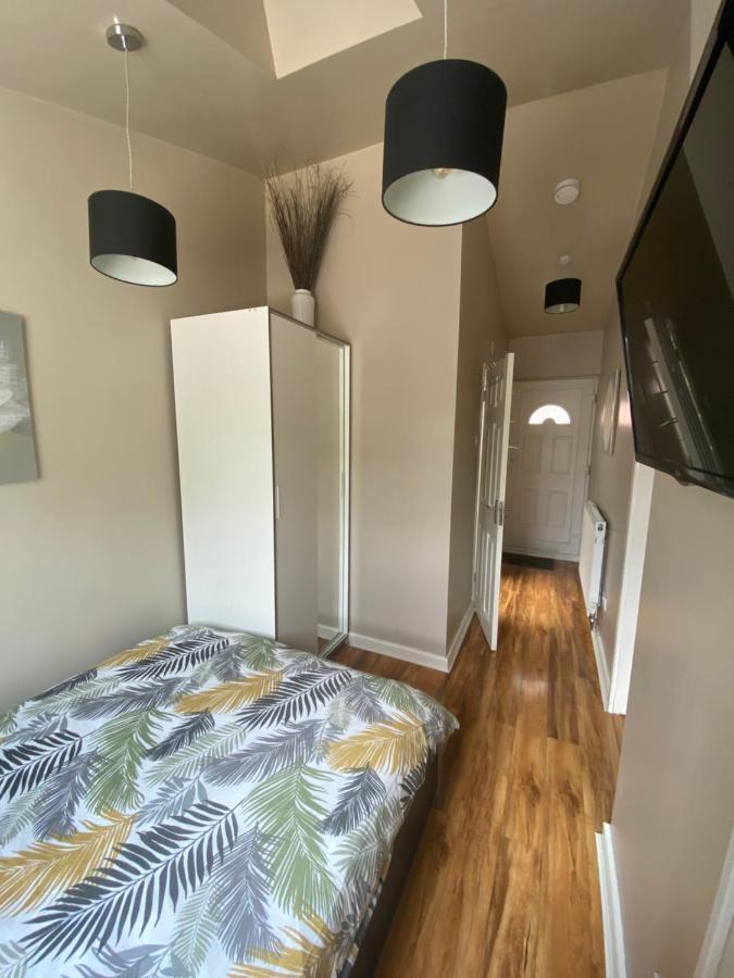 Private Room And Bathroom With Private Entrance Near Warwick Town Centre Exterior foto